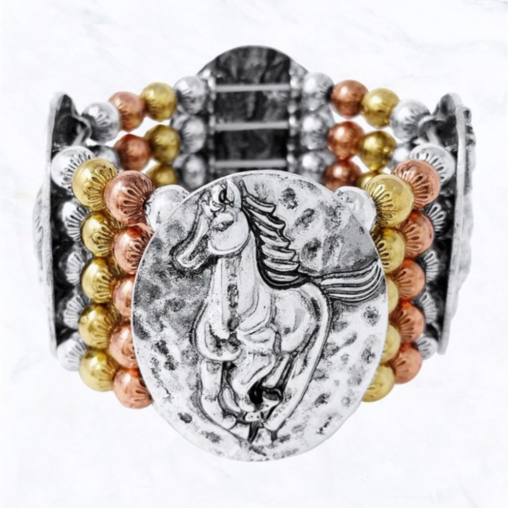 Horse charm bracelet